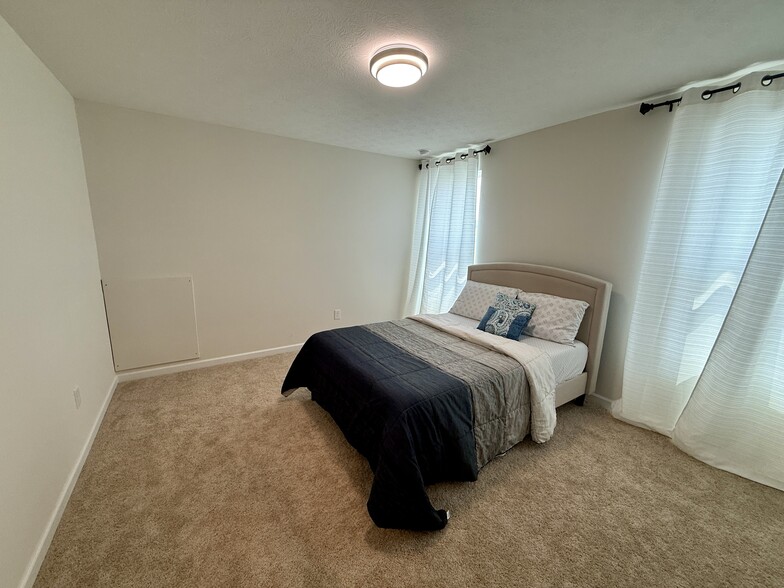 BR 2 - 2062 Broccoli Dr