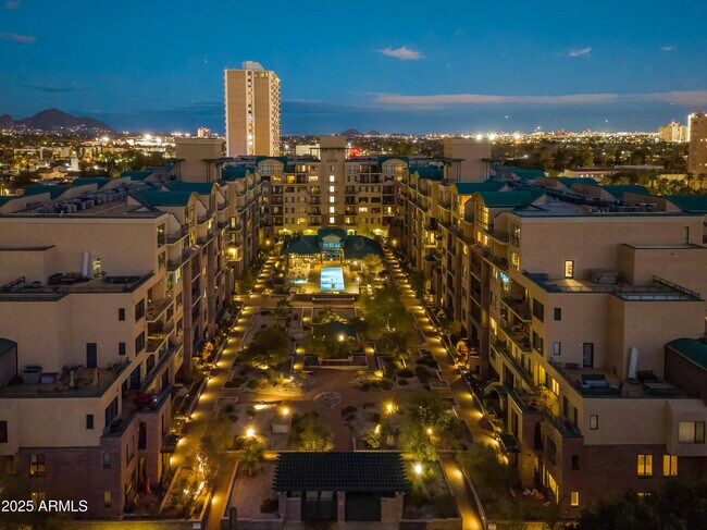 Building Photo - 17 W Vernon Ave