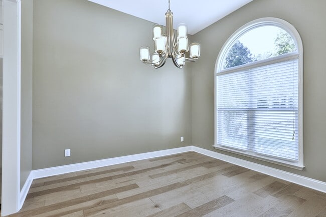 Dining Room - 300 Vendella Cir