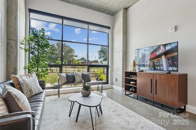 Building Photo - 110 Razades Wy