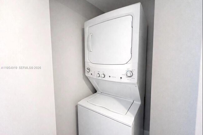 Building Photo - 45 SW 9th St