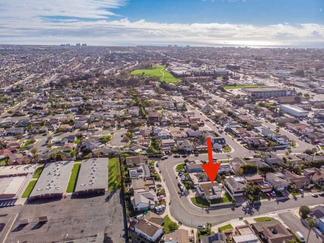 Building Photo - Now Available for Lease Beautiful 4 Bedroom Home with Basement