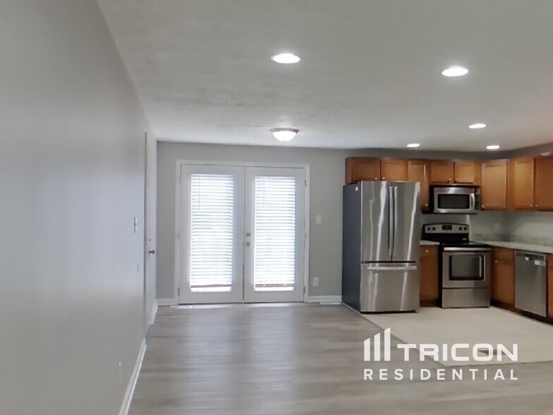 Building Photo - 1327 Dogwood Ct