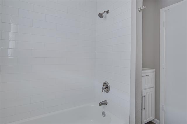 Building Photo - 4801 Winesanker Way