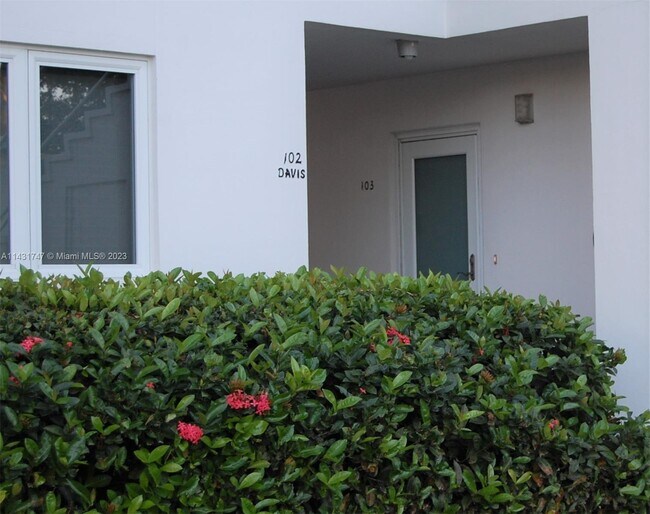 Building Photo - 180 Isle of Venice Dr