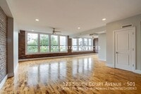 Building Photo - 123 S Ct Ave