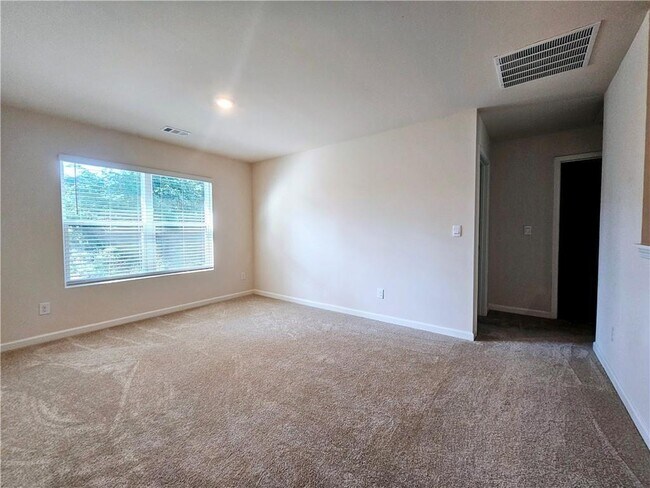 Building Photo - 306 Walnut Grv Wy