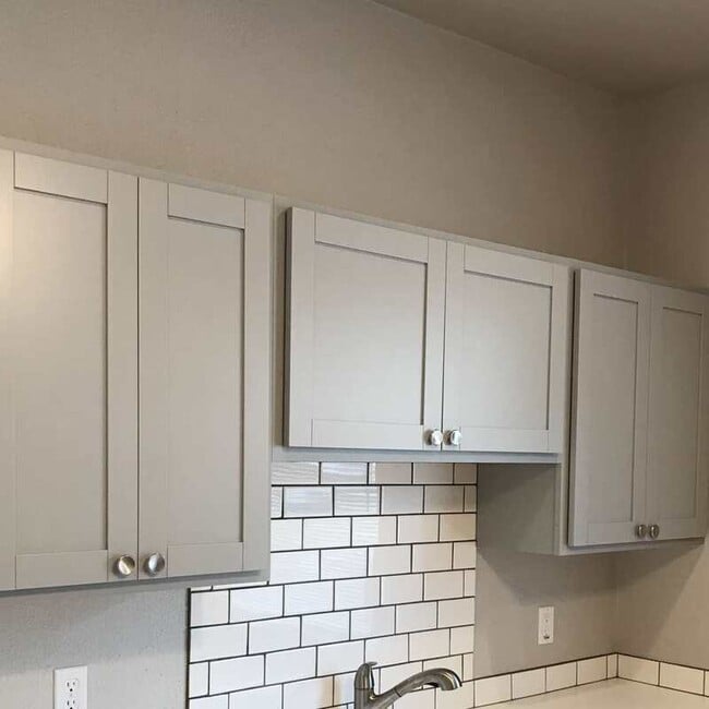 Building Photo - 1323 10th Ave