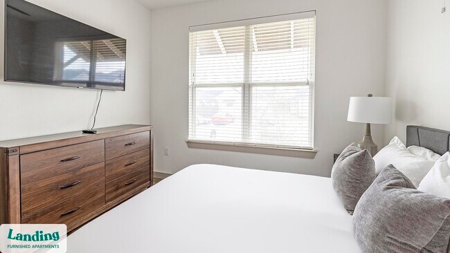 Building Photo - 8220 Horseman Rd