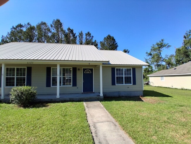 Primary Photo - 2 Bedroom Duplexes Near Moody