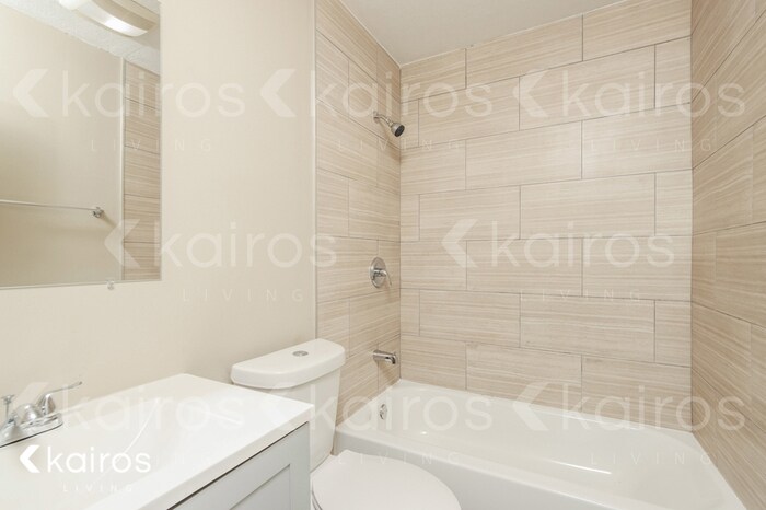 Building Photo - 1095 Daytona Dr NE