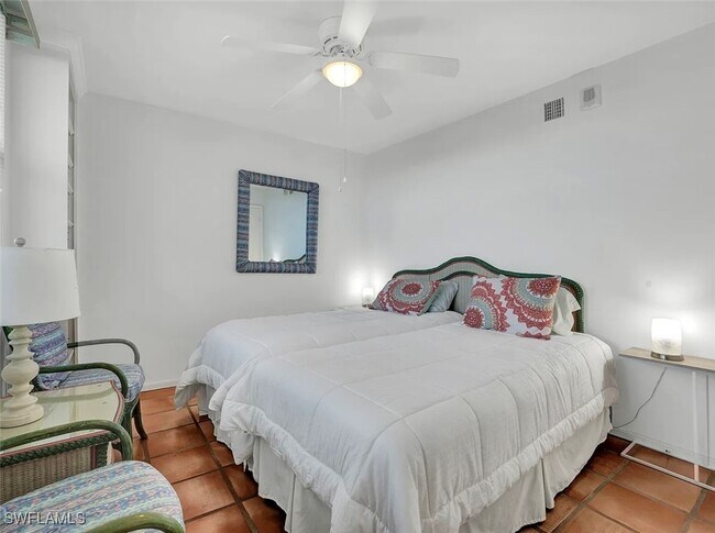 Building Photo - 6361 Pelican Bay Blvd