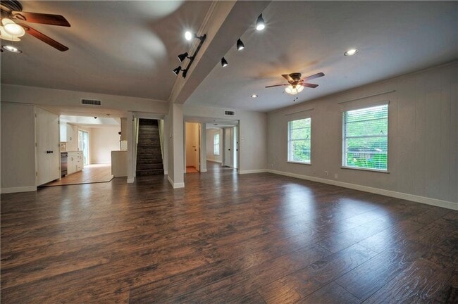 Building Photo - 2105 Rabb Rd