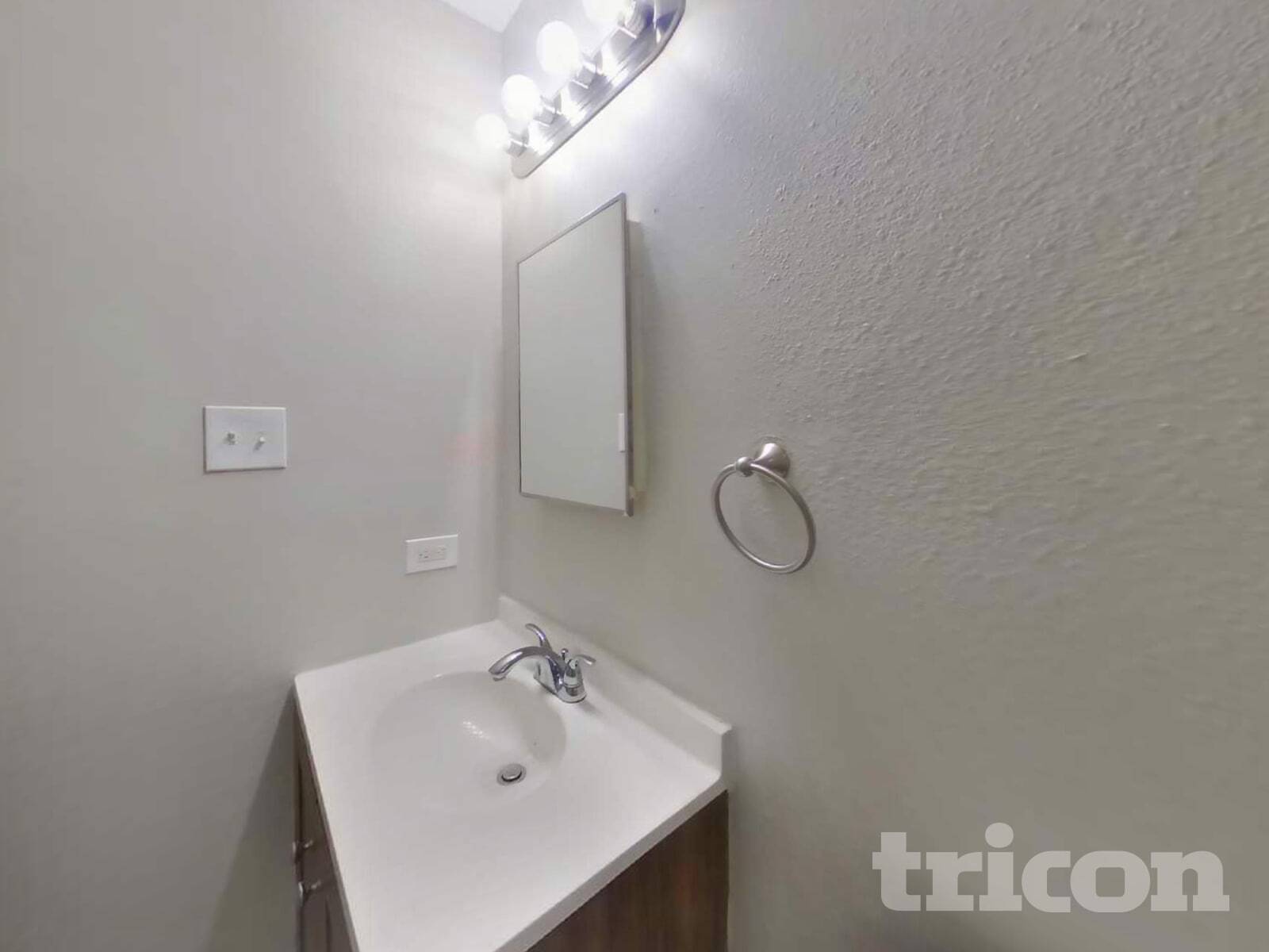 Building Photo - 6850 Misty Field Dr