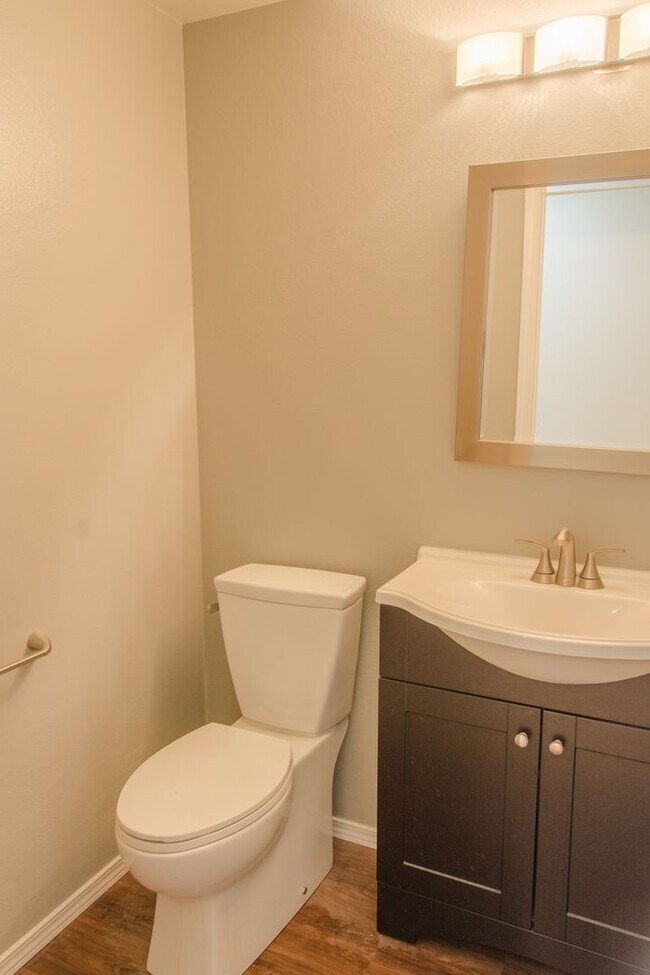 Building Photo - 3bd/2.5ba Issaquah Home