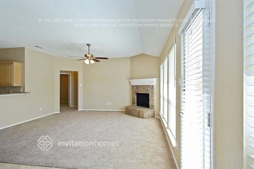 Building Photo - 614 St Eric Dr