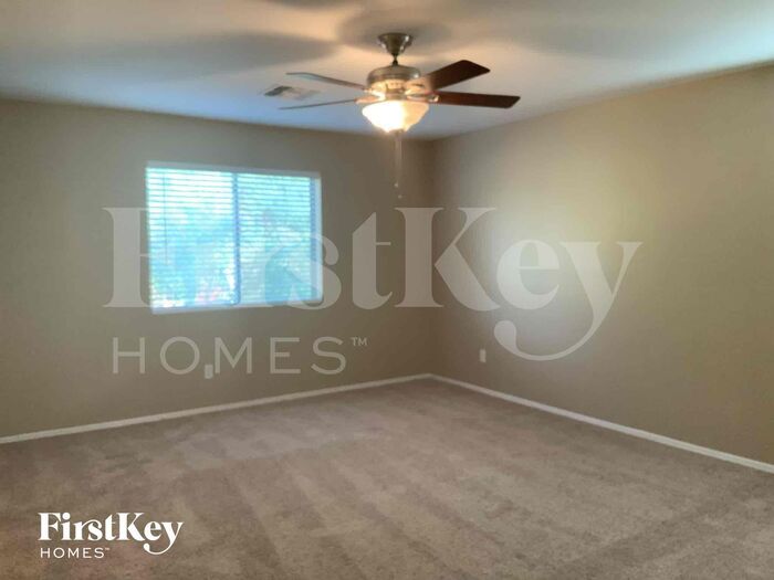 Building Photo - 39485 N Dusty Dr