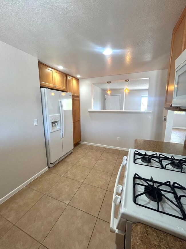 Building Photo - **MOVE-IN Special ** Beautiful 3 Bedroom/ 2 Bathroom Home In Downtown 29 Palms
