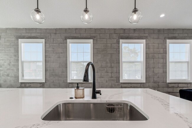 Building Photo - Modern Townhome For Lease in downtown St Pete and Warehouse Arts District