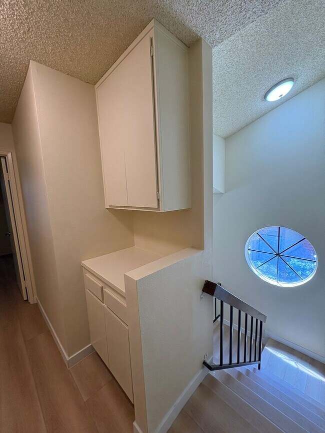 Building Photo - 6865 Valley Circle Blvd