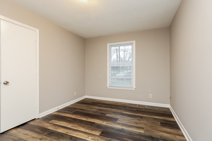 Building Photo - 490 Kellia Dr