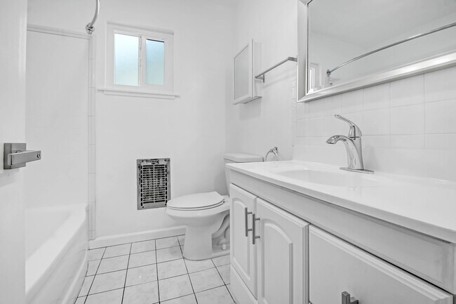 Building Photo - 6437 Graves Ave