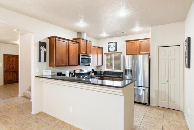 Building Photo - 2316 Penn Ave SE