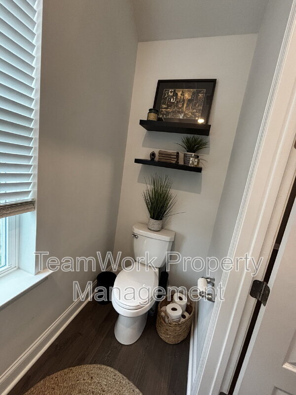 Building Photo - 214 Narrowleaf Ave