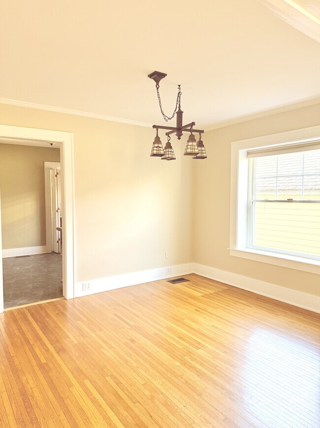 Building Photo - 91 Lacy St