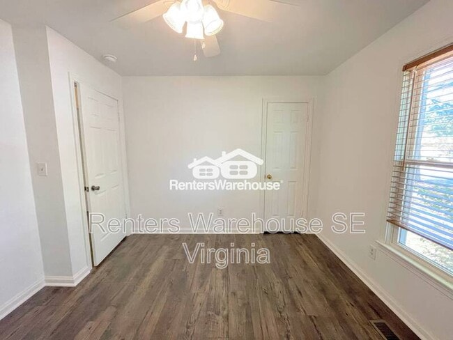 Building Photo - 411 Linkenborough Dr