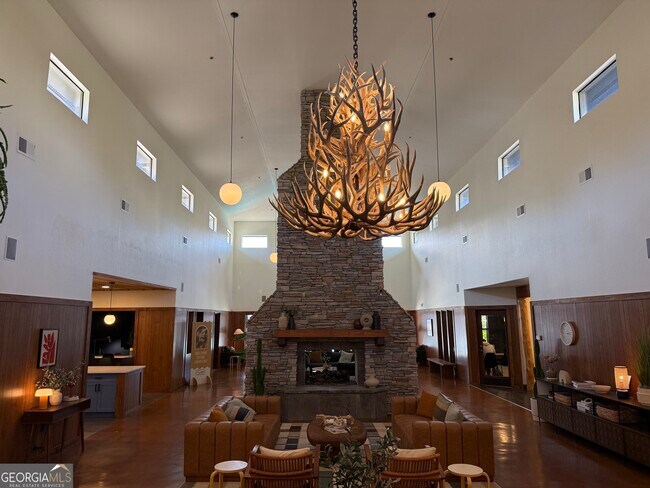 Building Photo - 211 North Ave