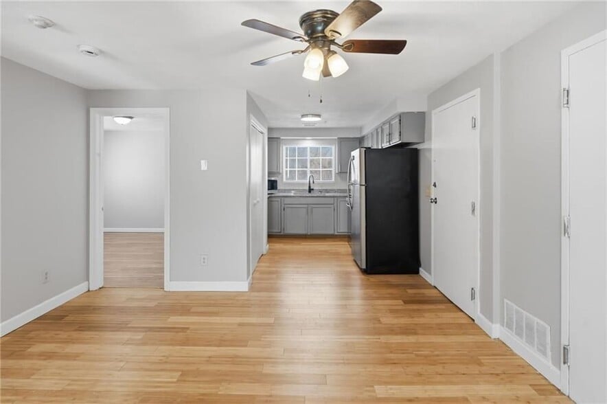 Building Photo - 16 Joseph St