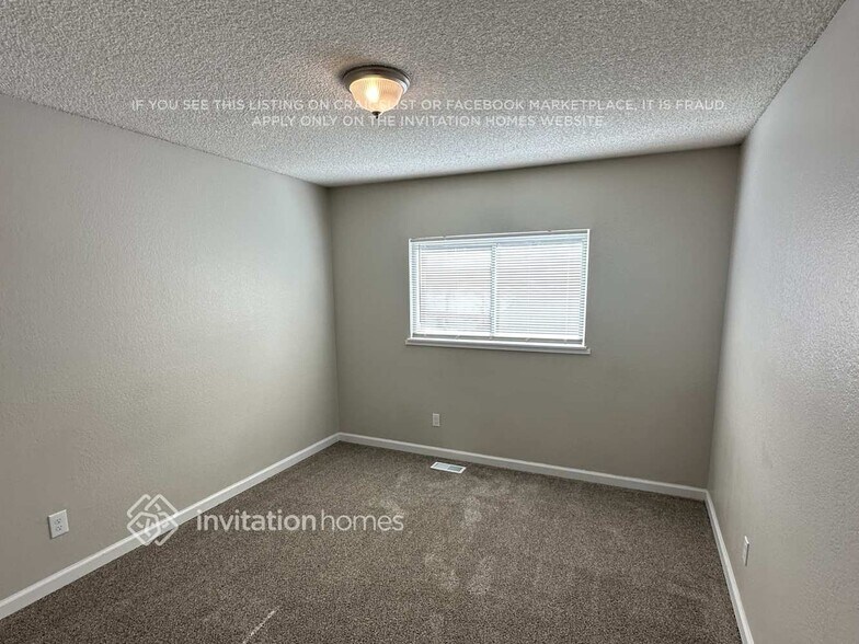 Building Photo - 21320 E Aberdeen Pl