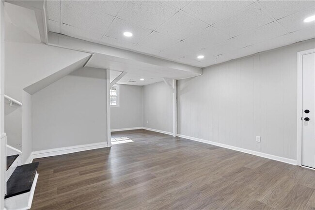 Building Photo - 353 Old Rosser Rd