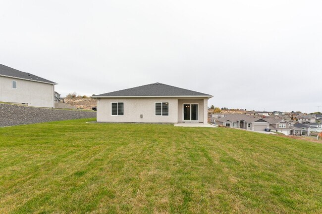 Building Photo - 1094 Chinook Dr