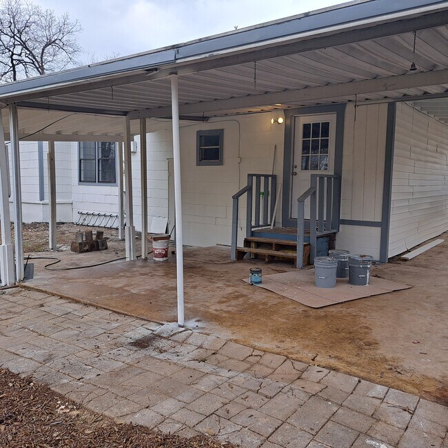 Building Photo - 423 Ellana Claire Ct