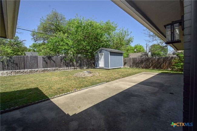 Building Photo - 205 Tanglewood Rd