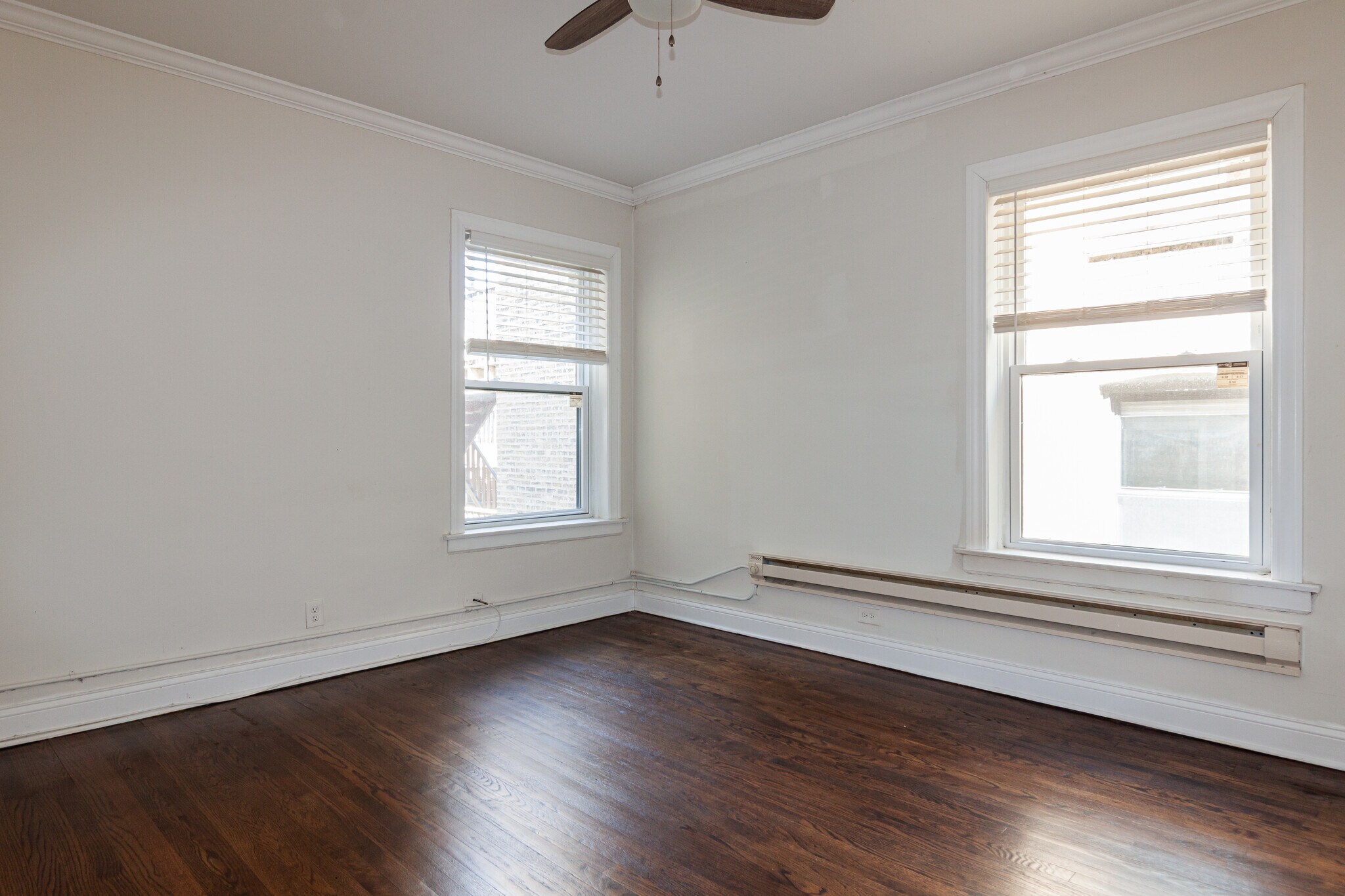 Building Photo - 1124 Maple Ave