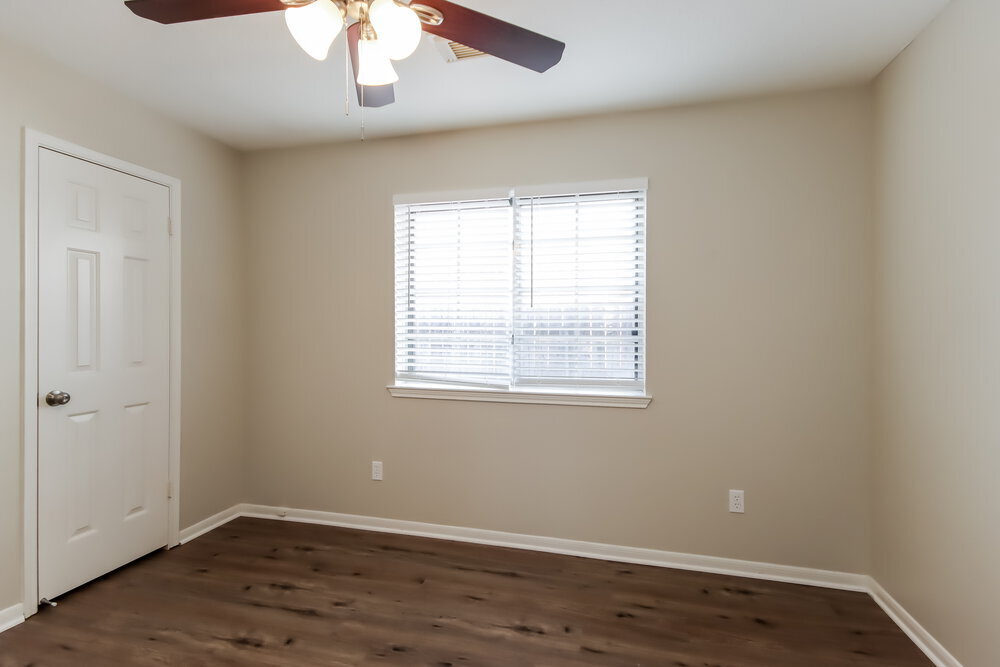 Building Photo - 906 Wisdom Dr