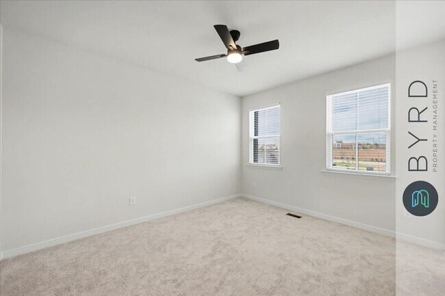 Building Photo - 231 Golden Haze Aly