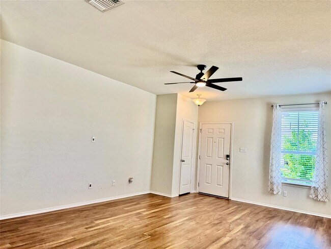 Building Photo - 717 Bayberry Cir