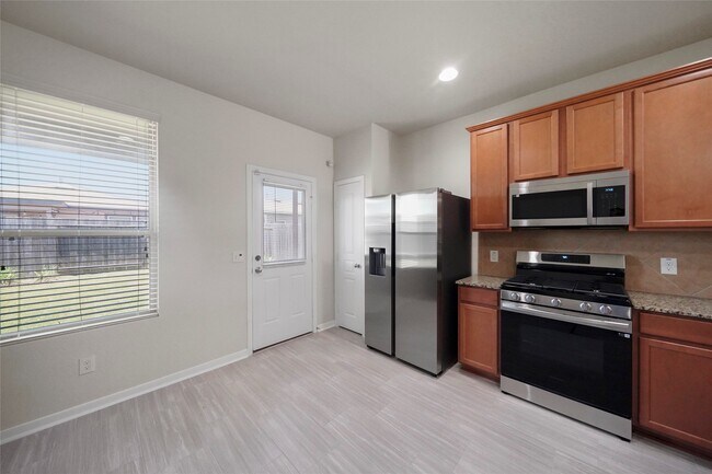Building Photo - 2719 Skyview Long Dr