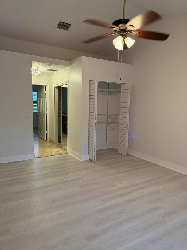 Building Photo - 1343 Lake Breeze Dr