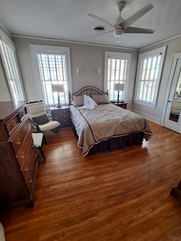 Building Photo - 723 Arsenal Pl