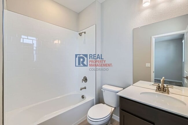 Building Photo - 1759 Peak Lp