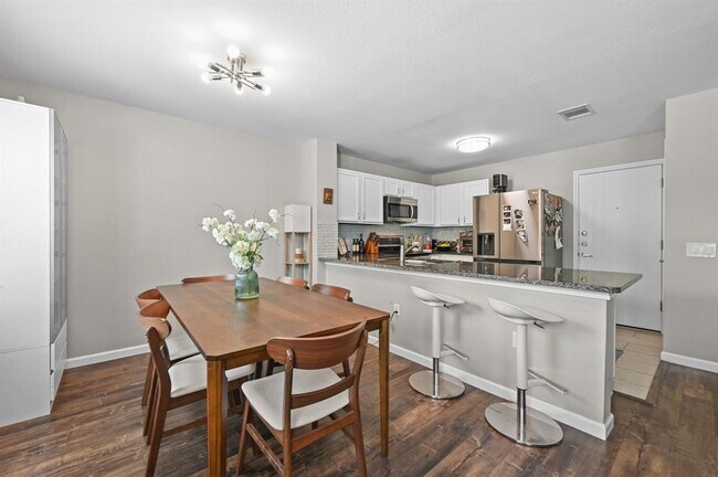 Building Photo - 1414 Strickland Dr