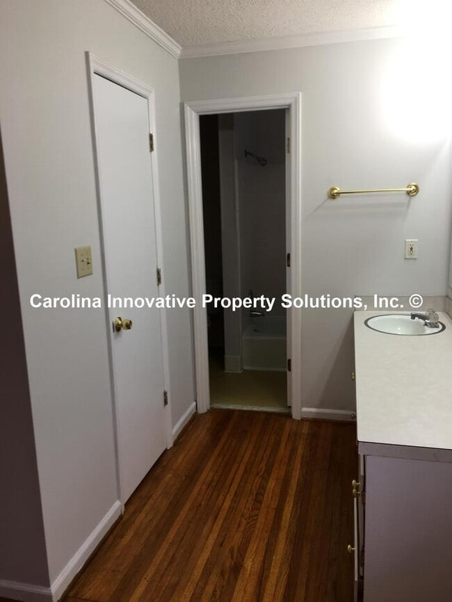 Building Photo - 7622 Helmdale Ave