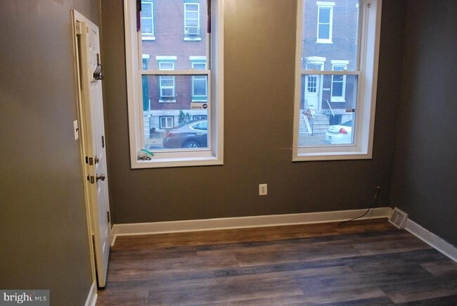 Building Photo - 1426 S 15th St