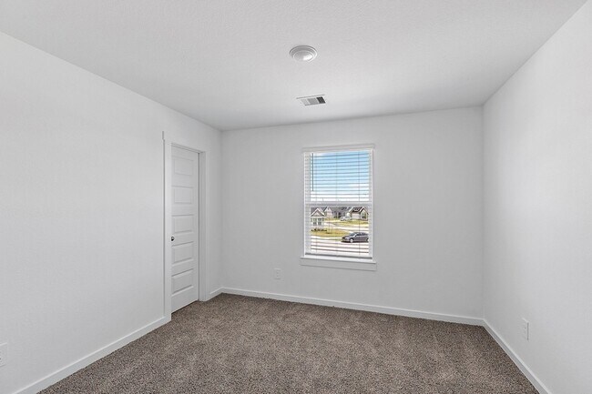 Building Photo - 31634 Whittis Hl Wy