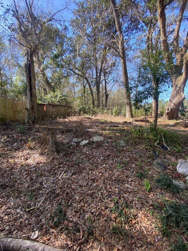 Building Photo - Gorgeous 3 Bedroom 2 Bathroom Single-Family! Freshly Remodeled!